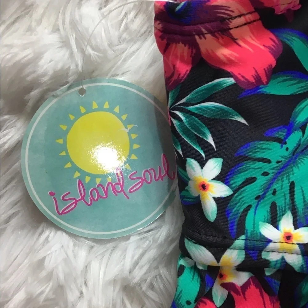 Woman’s Soul Island Swim Top
